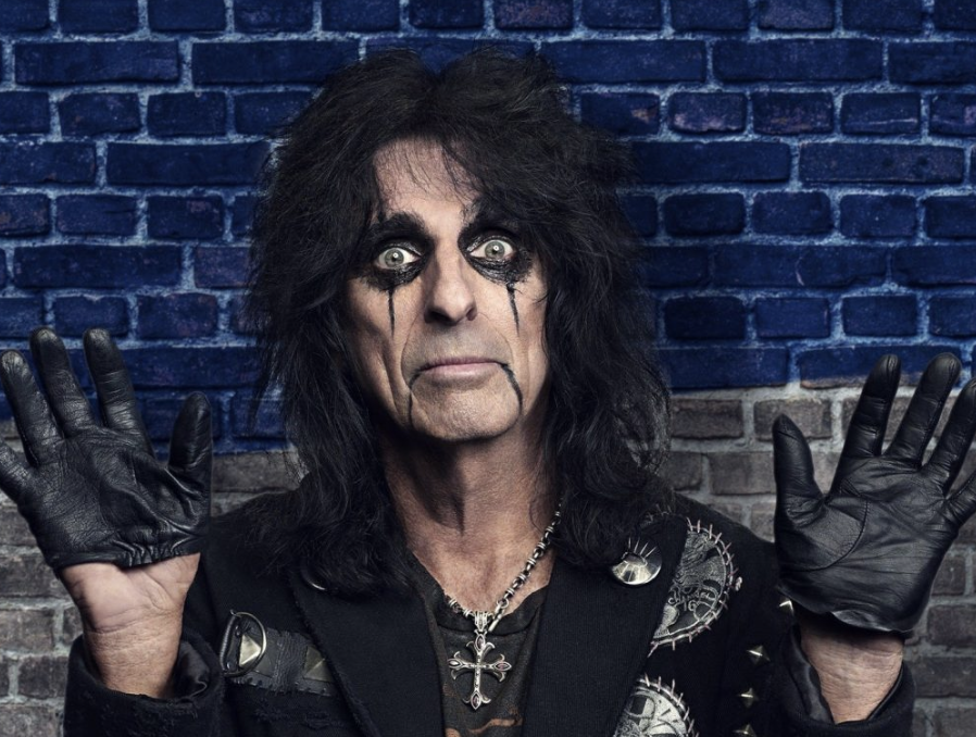 ALICE COOPER RELAUNCHES RADIO SHOW  “ALICE’S ATTIC” WILL SYNDICATE VIA SUPERRADIO  2024 IS SHAPING UP TO BE A BUSY YEAR FOR THE ROCK ‘N’ ROLL LEGEND, WITH LOTS OF TOURING ON DECK